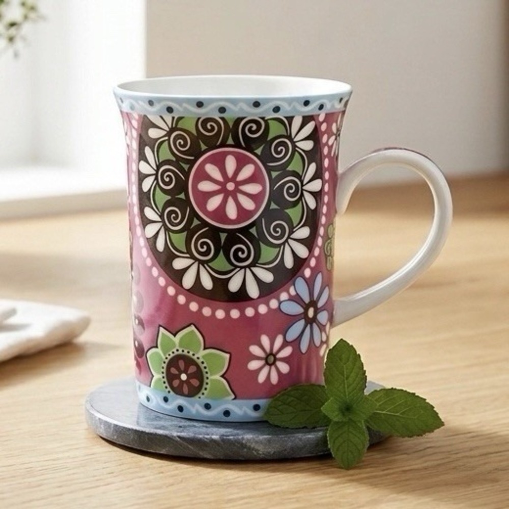2009 VERA BRADLEY Cupcakes Pink 10 oz Mug Barnes & Noble Exclusive - RETIRED